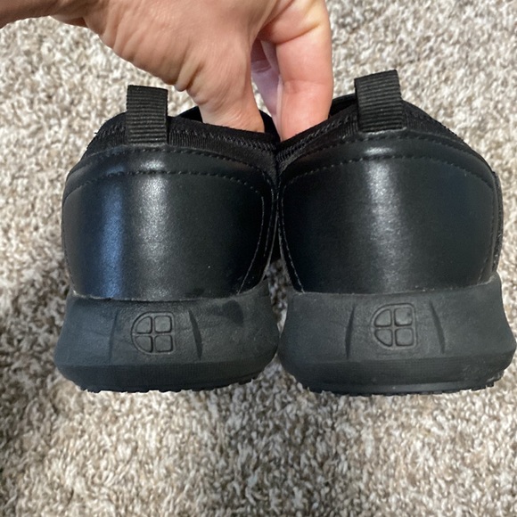 🔥SIZE 7 SHOES FOR CREWS SLIP & OIL RESISTANT SHOES🔥 - Picture 5 of 7